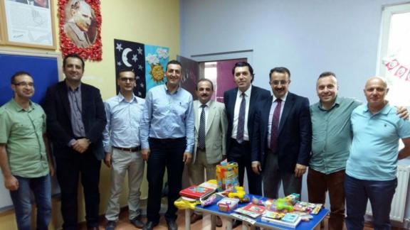 Akbank Mehmet Akif Ersoy ilkokulu Anasınıflarının Donatım Malzemelerini Sağladı