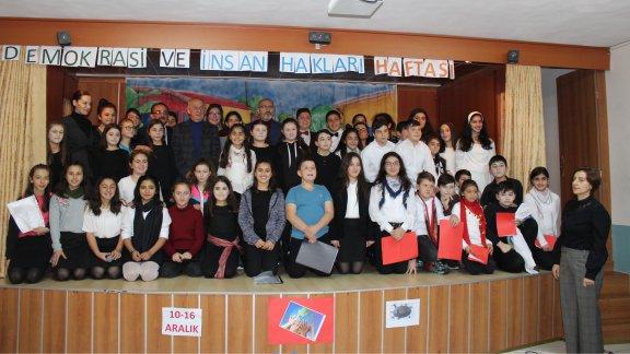 Demokrasi ve İnsan Hakları İlçe Programı Karadeniz Ortaokulu Tarafından Gerçekleştirildi