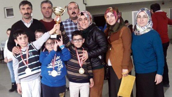 Mehmet Akif Ersoy İlkokulu Satranç Takımı İl Birincisi Oldu
