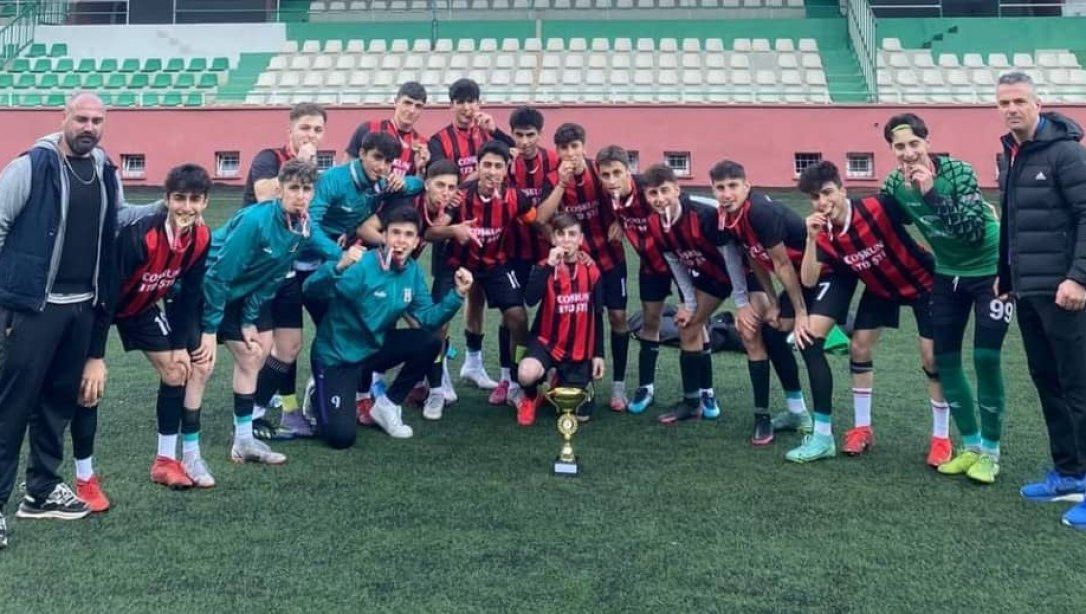 Atatürk Anadolu Lisesi futbol takımı İl birincisi
