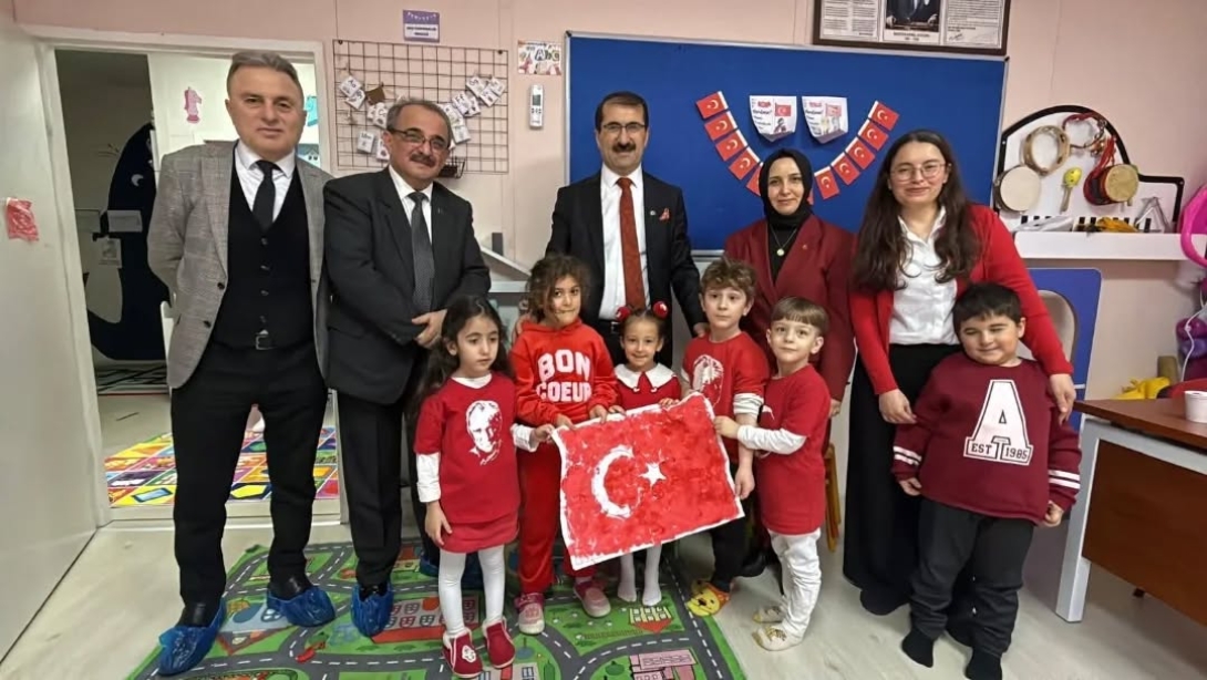 Okullarımızda Bayrak Sevgisi 