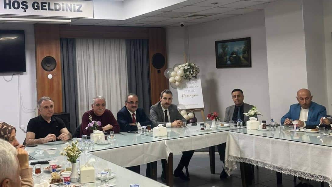 İlçe Milli Eğitim Müdürlüğü Personeli İftar Programında Bir Araya Geldi