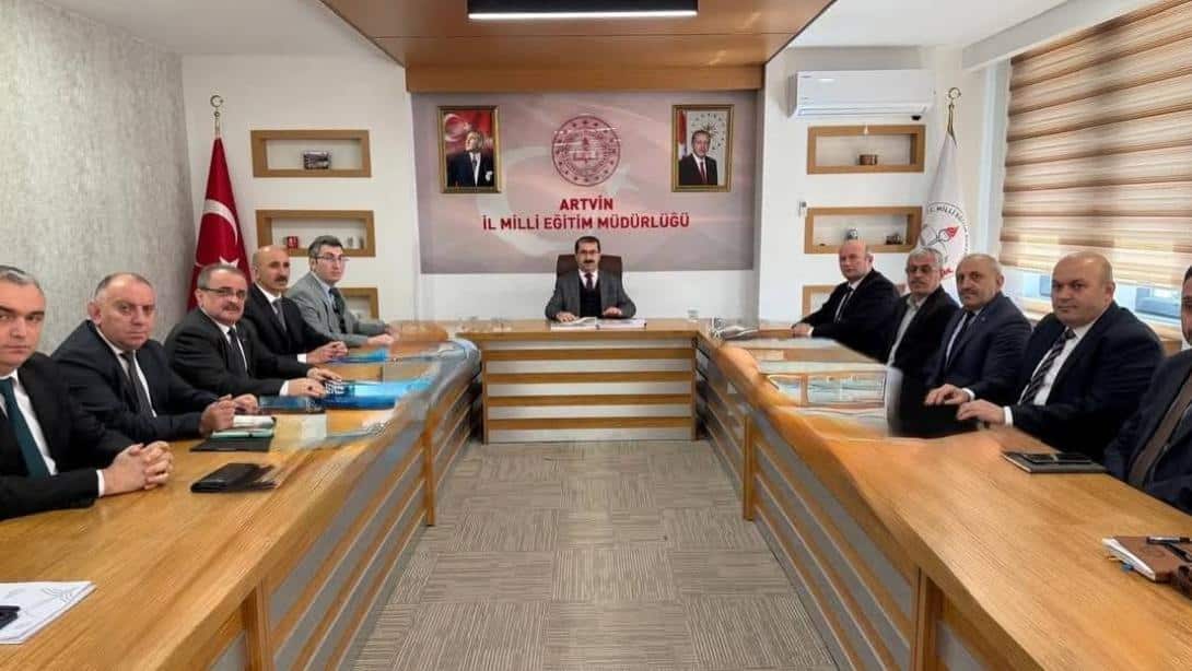 İlçe Milli Eğitim Müdürlerinin Katılımıyla Eğitim Değerlendirme Toplantısı Gerçekleştirildi