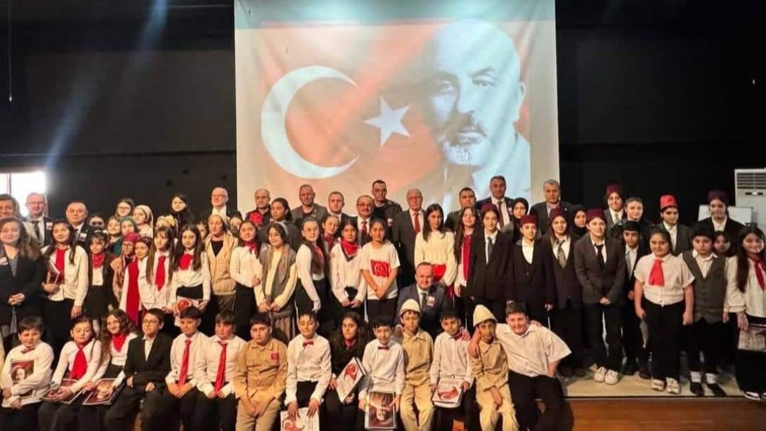 12 Mart İstiklal Marşı'nın Kabulünün 105. Yıl Dönümü dolayısıyla Atatürk Ortaokulu Konferans Salonu'nda program düzenlendi.
